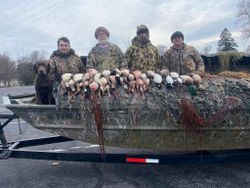 Group pic!! Ohio Duck Hunting Guides